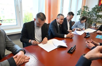 Podpisanie umowy w siedzibie Starostwa Powiatowego