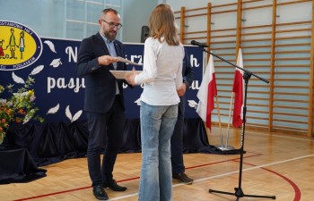 Wręczenie dyplomów w Szkole Podstawowej nr 2