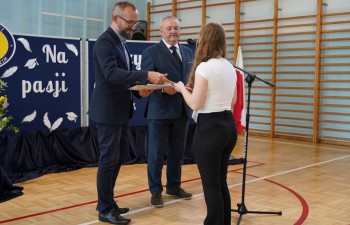Wręczenie dyplomów w Szkole Podstawowej nr 2