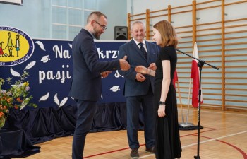 Wręczenie dyplomów w Szkole Podstawowej nr 2
