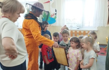 Spotkanie pszczelarskie w Przedszkolu Miejskim nr 1
