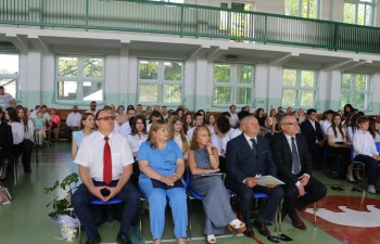 Zakończenie roku szkolnego w budynku Szkoły Podstawowej nr 2 przy ul. Chmielowskiego