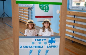 Zakończenie roku szkolnego w budynku Szkoły Podstawowej nr 2 przy ul. Chmielowskiego