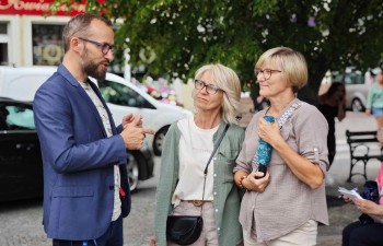 65837043-dd0c-4bf8-8e86-748e17d22196